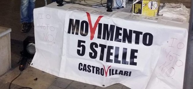 Castrovillari, 5 Stelle in piazza per il No al referendum Castrovillari, 5 Stelle in piazza per il No al referendum