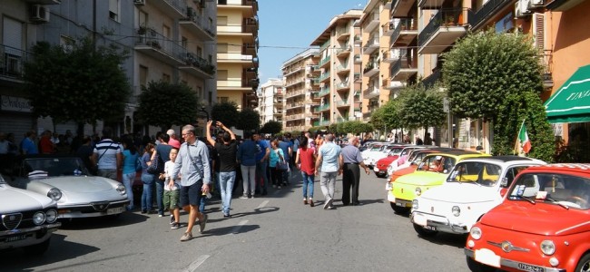 A Rossano raduno di Fiat 500 e auto d’epoca A Rossano raduno di Fiat 500 e auto d’epoca