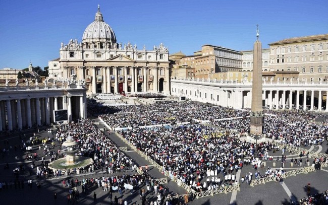 Postulatore di Amendolara per ultima canonizzazione in piazza San Pietro Postulatore di Amendolara per ultima canonizzazione in piazza San Pietro