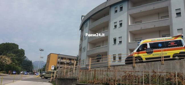 Castrovillari, fiaccolata per difendere l’Ospedale Castrovillari, fiaccolata per difendere l’Ospedale