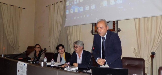 Rossano, “Storia della Calabria” a scuola. Incontro con lo scrittore Bevilacqua Rossano, “Storia della Calabria” a scuola. Incontro con lo scrittore Bevilacqua