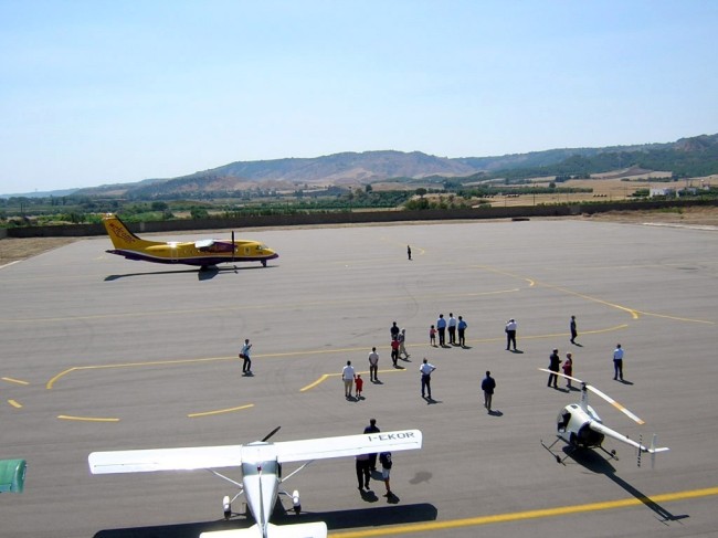 Si firma accordo per aereoporto Pisticci. Alto Jonio sogna di prendere il volo Si firma accordo per aereoporto Pisticci. Alto Jonio sogna di prendere il volo