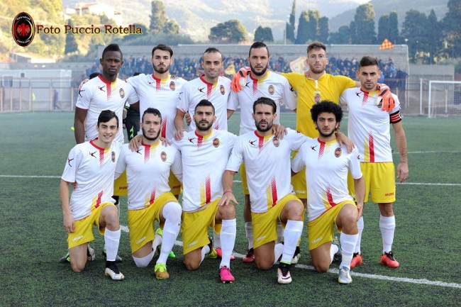 Calcio, Serie D. Il Castrovillari che non ti aspetti ferma la capolista a domicilio Calcio, Serie D. Il Castrovillari che non ti aspetti ferma la capolista a domicilio