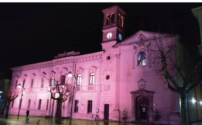 Castrovillari. Giro d’Italia, Palazzo di Città si illumina di rosa
