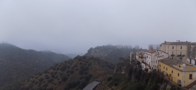 Rossano spaventata dall’intensa pioggia. La mente torna alla recente alluvione Rossano spaventata dall’intensa pioggia. La mente torna alla recente alluvione