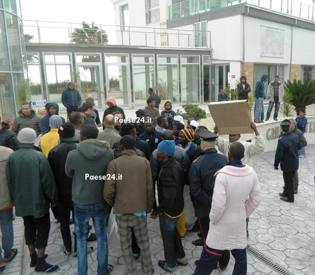 Migranti. Comune di Amendolara la spunta al TAR. Hotel Grillo sgomberato? Migranti. Comune di Amendolara la spunta al TAR. Hotel Grillo sgomberato?