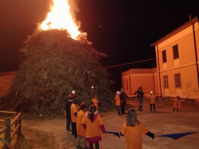 San Giuseppe. A Castrovillari scelta la “fucarina” più bella San Giuseppe. A Castrovillari scelta la “fucarina” più bella