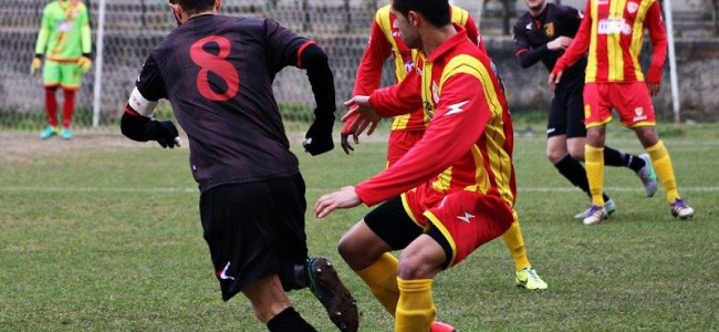Calcio. Tre punti di speranza per Castrovillari. Bene Trebisacce. Roseto e Amendolara KO Calcio. Tre punti di speranza per Castrovillari. Bene Trebisacce. Roseto e Amendolara KO