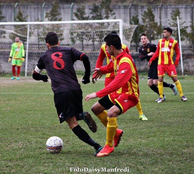 Calcio. Tre punti di speranza per Castrovillari. Bene Trebisacce. Roseto e Amendolara KO Calcio. Tre punti di speranza per Castrovillari. Bene Trebisacce. Roseto e Amendolara KO