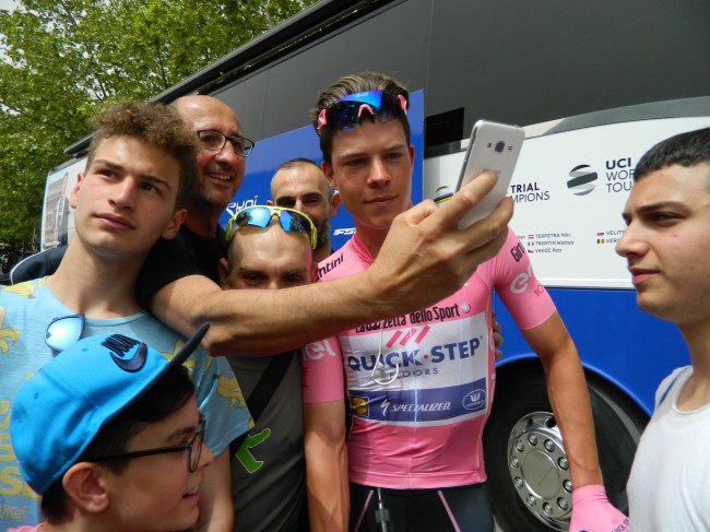 Castrovillari. Tutto il rosa del Giro Castrovillari. Tutto il rosa del Giro