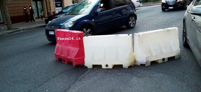 Castrovillari. Estate Internazionale del Folklore con le barriere antiterrorismo Castrovillari. Estate Internazionale del Folklore con le barriere antiterrorismo