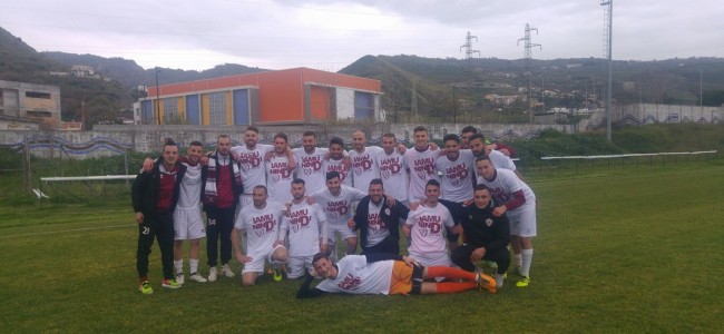 Castrovillari pareggia a Locri che vola in D. Bene Trebisacce. Cade Roseto. Buon pari per Amendolara Castrovillari pareggia a Locri che vola in D. Bene Trebisacce. Cade Roseto. Buon pari per Amendolara