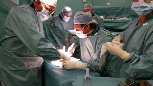Chirurgo calabrese sperimenta nuova tecnica per rara patologia della mano