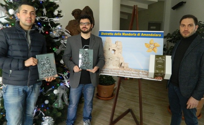 Consegnato Premio Amendolara per panettone e mortadella alle mandorle (FOTO) Consegnato Premio Amendolara per panettone e mortadella alle mandorle (FOTO)