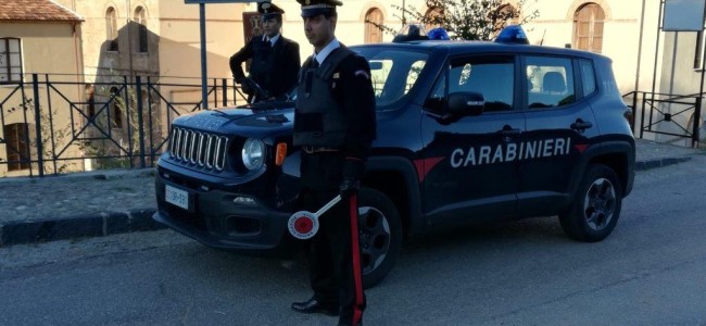 Colto da raptus distrugge un bar nel Cosentino Colto da raptus distrugge un bar nel Cosentino