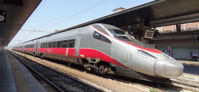 E’ ufficiale il Frecciargento per il Centro-Nord. Adesso si possono prenotare anche i biglietti E’ ufficiale il Frecciargento per il Centro-Nord. Adesso si possono prenotare anche i biglietti