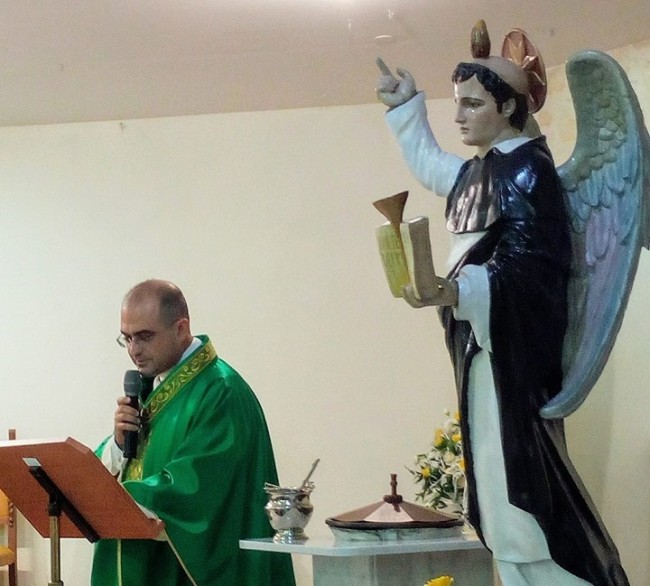 Trebisacce. Parrocchia “San Vincenzo Ferrer” accoglie nuovo parroco don Michele Munno