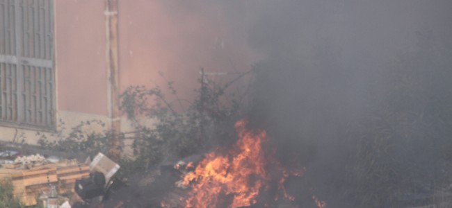 Sibari. Incendio vicino alla Stazione Ferroviaria Sibari. Incendio vicino alla Stazione Ferroviaria