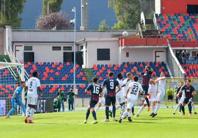 Calcio, Serie B. Cosenza pareggia tra le mura amiche contro l’ostico Cittadella