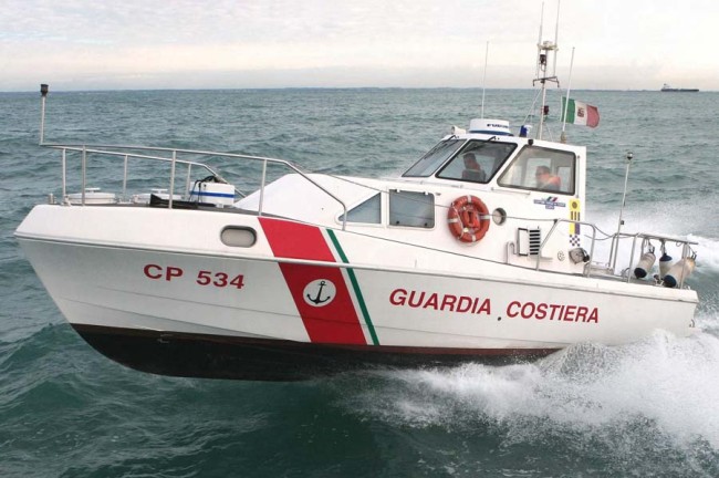 Corigliano. Guardia Costiera mette in salvo due ragazzi in mare