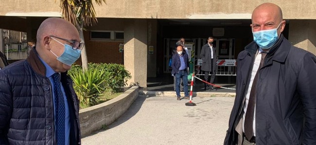 Trebisacce. Il commissario per la riapertura dell’ospedale visita la struttura Trebisacce. Il commissario per la riapertura dell’ospedale visita la struttura