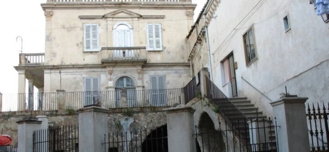 Villapiana. Politica locale divisa sul futuro del Palazzo dell’Americano Villapiana. Politica locale divisa sul futuro del Palazzo dell’Americano