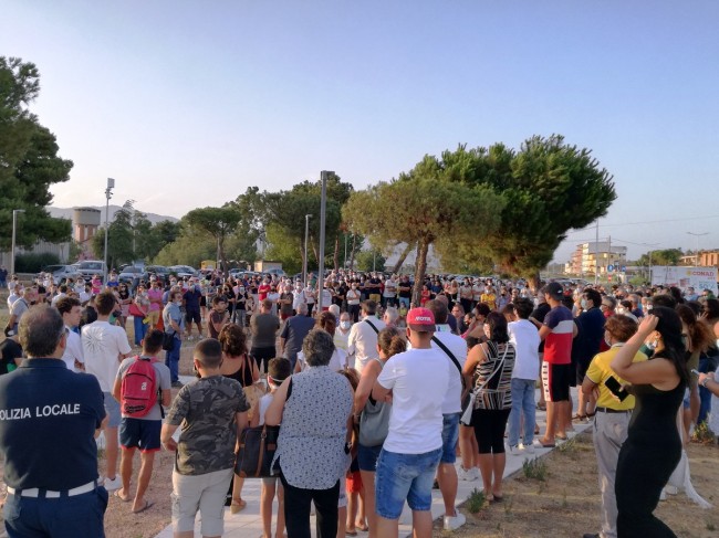 Villapiana. Cittadini in piazza contro Ecodistretto. Sindaco invitato a ritirare la proposta