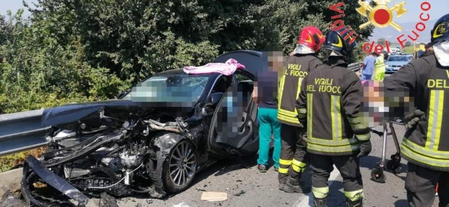 Sibari. Tragico incidente sulla Ss 106. Morti tre giovani Sibari. Tragico incidente sulla Ss 106. Morti tre giovani