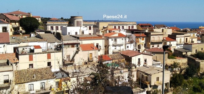 Amendolara e il Ferragosto elettorale. Corsa alle candidature tra vecchie dinamiche e qualche novità Amendolara e il Ferragosto elettorale. Corsa alle candidature tra vecchie dinamiche e qualche novità