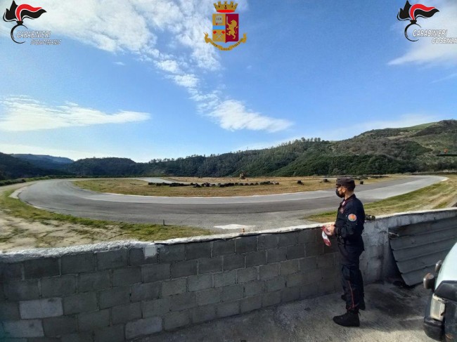 Tarsia. Sequestrata vasta area vicino al lago utilizzata come autodromo Tarsia. Sequestrata vasta area vicino al lago utilizzata come autodromo