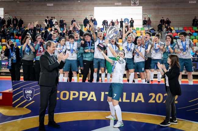 Calcio a 5. Coppa Italia A2 Femminile a Policoro. PSB Irpinia alza il trofeo