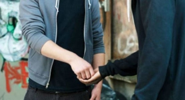 Castrovillari. Giovane sorpreso vicino ad una scuola con dosi marijuana Castrovillari. Giovane sorpreso vicino ad una scuola con dosi marijuana