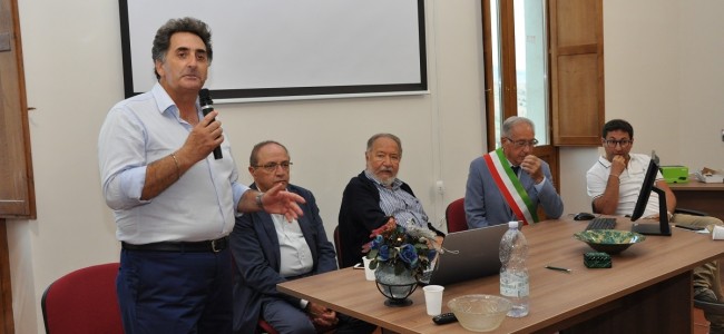 Oriolo. E’ morto Luigi Lombardi Satriani, tra i più grandi antropologi e cittadino onorario Oriolo. E’ morto Luigi Lombardi Satriani, tra i più grandi antropologi e cittadino onorario