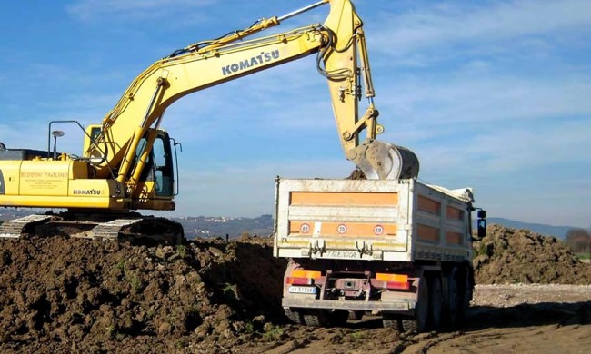 Albidona. Incendiati mezzi nei pressi di un cantiere del Terzo Megalotto 106 Albidona. Incendiati mezzi nei pressi di un cantiere del Terzo Megalotto 106