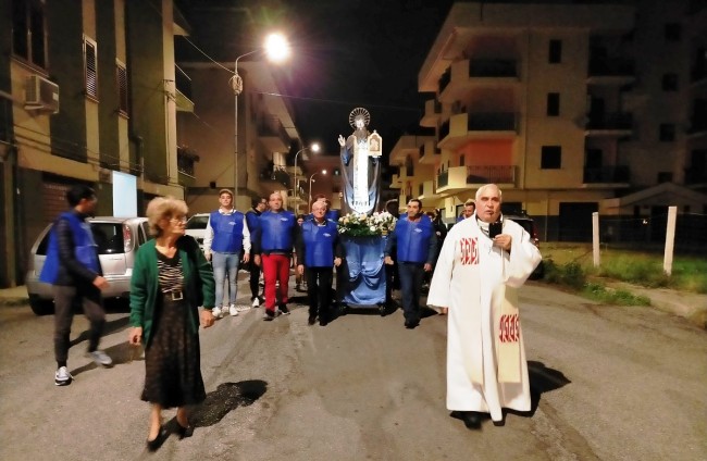 Rossano. Fedeli in processione per il compatrono San Bartolomeo