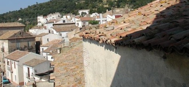 Canna. Torna in paese e ristruttura una casa. «Il Comune mi nega contributo» Canna. Torna in paese e ristruttura una casa. «Il Comune mi nega contributo»