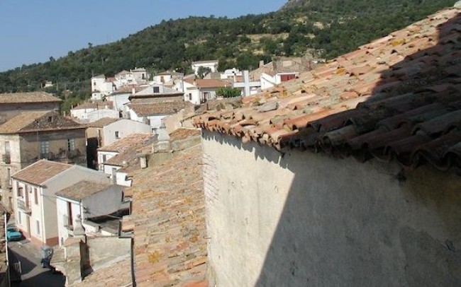 Canna. Torna in paese e ristruttura una casa. «Il Comune mi nega contributo» Canna. Torna in paese e ristruttura una casa. «Il Comune mi nega contributo»