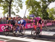 Giro d’Italia. Dainese vince al fotofinish in attesa dei prossimi Gran Premi della Montagna