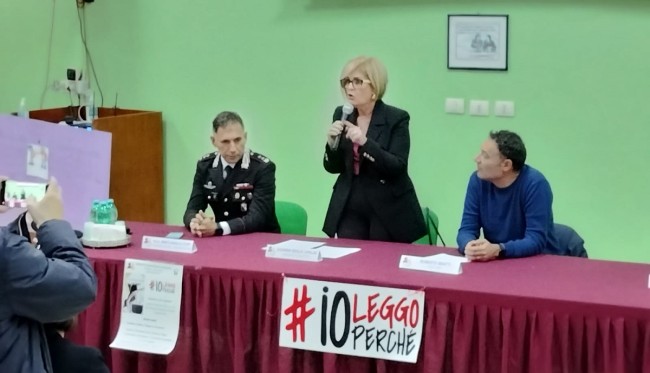 Corigliano. “Bulli con un click”. L’autore incontra gli studenti sui rischi della rete Corigliano. “Bulli con un click”. L’autore incontra gli studenti sui rischi della rete