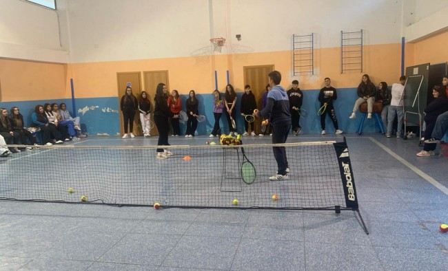 Trebisacce. All’Istituto Aletti “Racchette in classe” sulla scia di Sinner Trebisacce. All’Istituto Aletti “Racchette in classe” sulla scia di Sinner