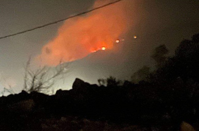 Trebisacce. Lingue di fuoco nella gola del Saraceno ai confini con Villapiana e Plataci Trebisacce. Lingue di fuoco nella gola del Saraceno ai confini con Villapiana e Plataci