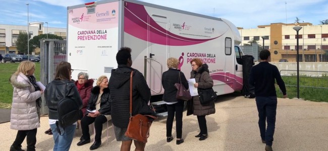 Roseto Capo Spulico. Lotta tumore al seno. Sul lungomare arriva la Carovana della Prevenzione Roseto Capo Spulico. Lotta tumore al seno. Sul lungomare arriva la Carovana della Prevenzione
