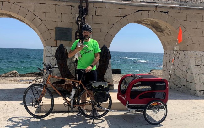 Tutta la Calabria in bicicletta con la sua cagnolina. L’avventura benefica di Stefano Tutta la Calabria in bicicletta con la sua cagnolina. L’avventura benefica di Stefano