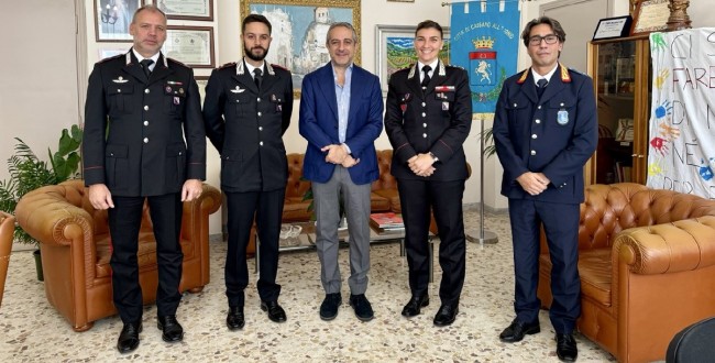 Cassano all’Ionio. Accoglienza in Comune per il nuovo comandante dei Carabinieri Cassano all’Ionio. Accoglienza in Comune per il nuovo comandante dei Carabinieri