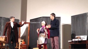 Una scena della commedia