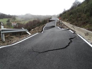 Un tratto della Sp 153 tra Albidona e Alessandria