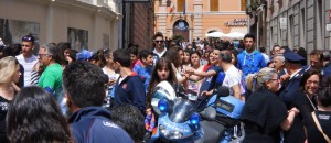 Il centro storico pieno maratoneti alla Corri e Cammina 2014 (foto Antonio Le Fosse)