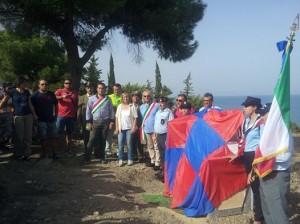 La cerimonia di posa e scopertura della lapide