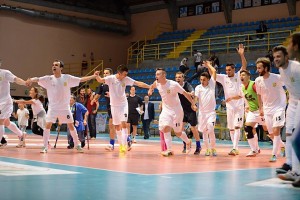 La gioia del Fabrizio Corigliano dopo la prima vittoria nella massima serie di calcio a 5 (foto profilo facebook Fabrizio Corigliano)