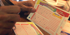 vince-500-mila-euro-al-superenalotto-ma-non-li-incassa-si-cerca-il-proprietario-della-schedina